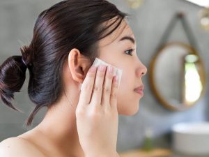 چرا باید از دستمال مرطوب آرایشی استفاده کنیم؟