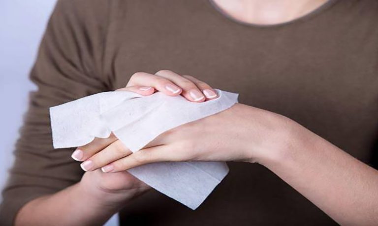 دستمال مرطوب